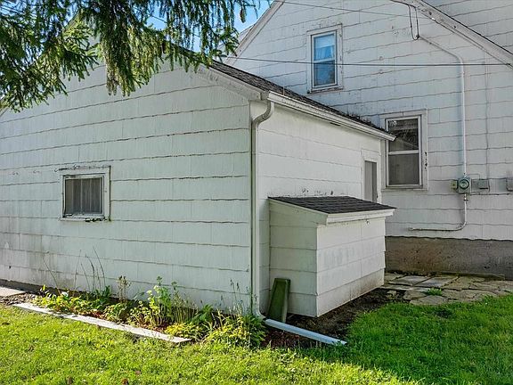 5th image of 109 W DOEGE STREET