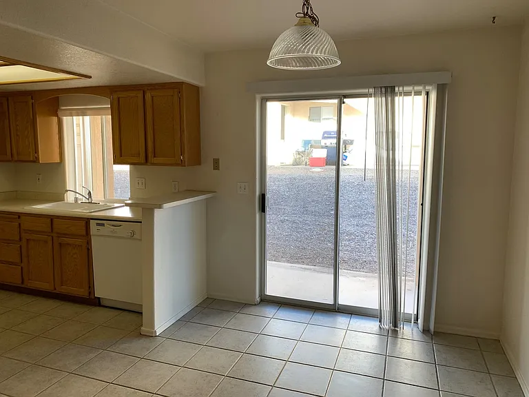 3350 Tomahawk Dr — Photo 4