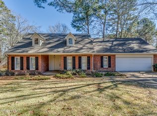 560 Dixton Dr, Brandon, MS 39047