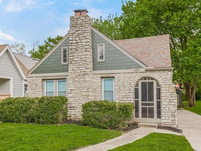 7229 Baltimore Ave, Kansas City, MO, 64114