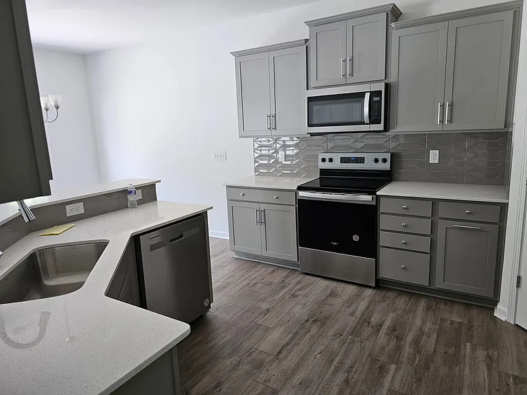 13152 Rover St — Photo 6