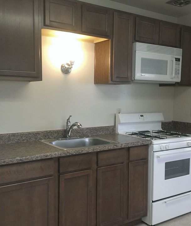 1st image of 104 Thomas St