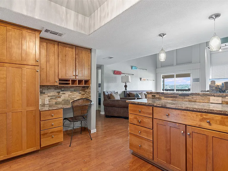 287 S Venture Blvd — Photo 7