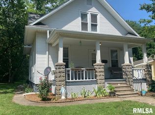 315 S 7th St, Girard, IL