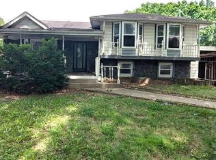 1209 SW Madison St, Lees Summit, MO 64081