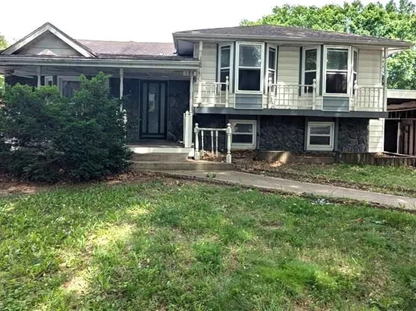 1209 SW Madison St, Lees Summit, MO 64081