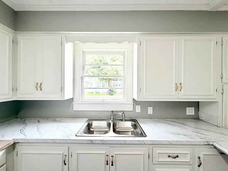 526 Evangeline Dr — Photo 13