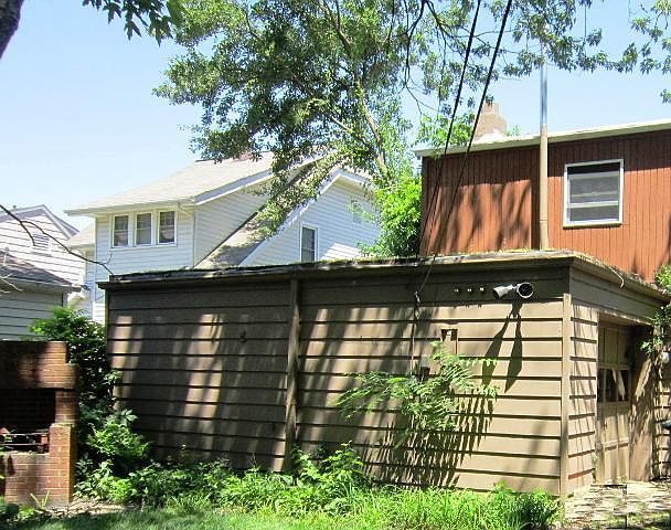 2nd image of 185 Arden Rd