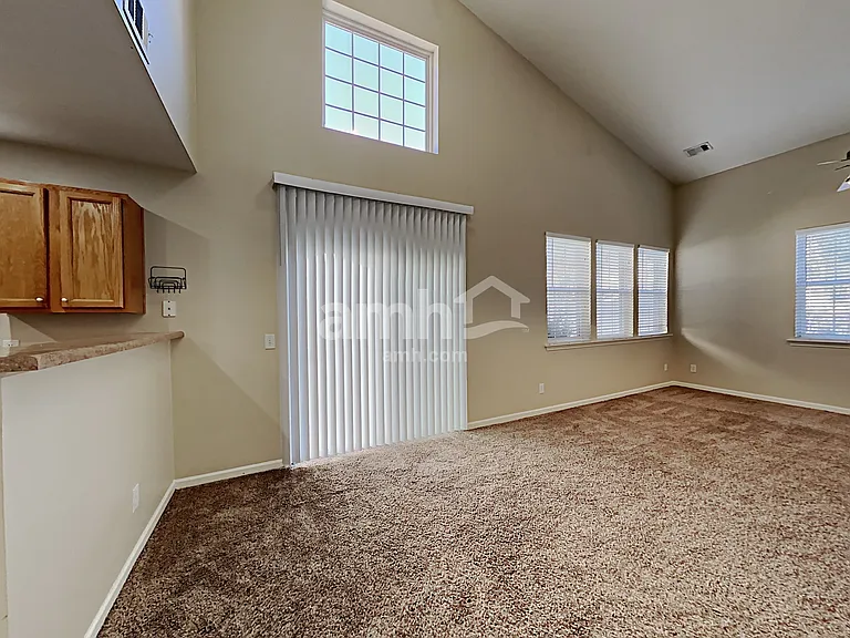 1244 W Oaks Way — Photo 6