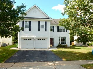 5 Musky Ridge Dr, Hackettstown, NJ 07840