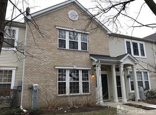 527 S Lakeside Ct, Round Lake, IL 60073