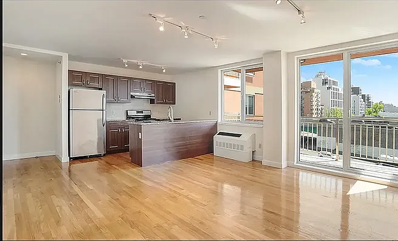 574 4th Avenue — Photo 1