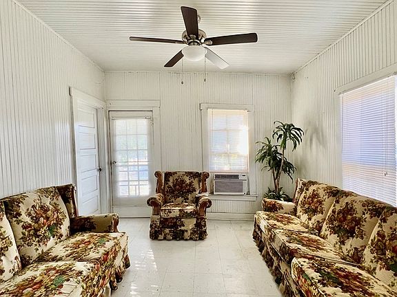 5th image of 934 Avenue B