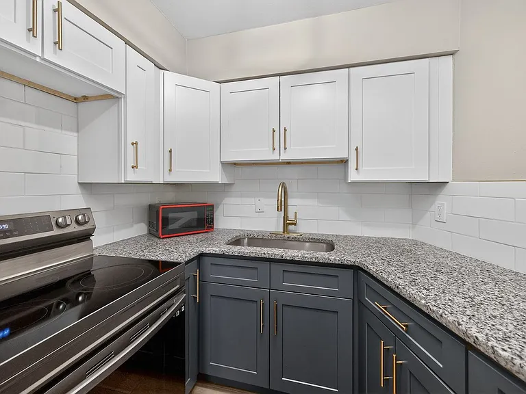 6419 Montgomery Rd #B1 — Photo 2