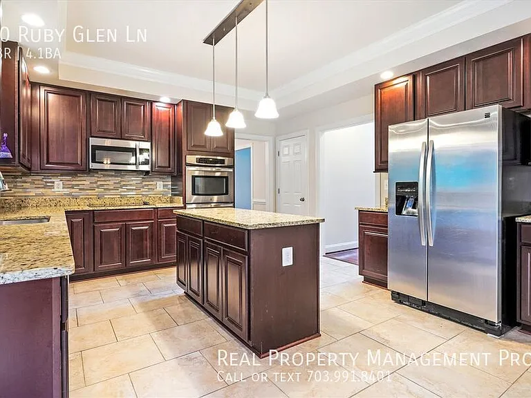 70 Ruby Glen Ln — Photo 11