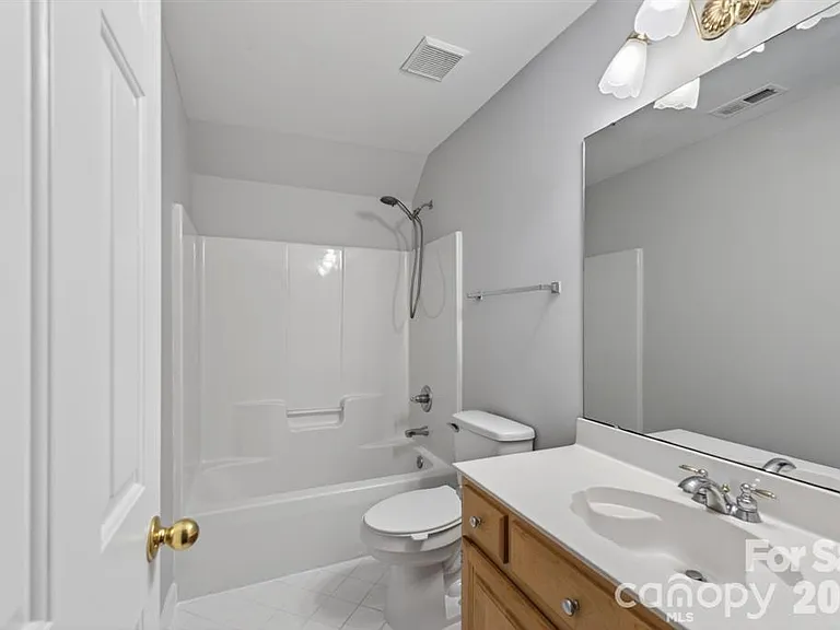11005 Chilcomb Ct — Photo 10