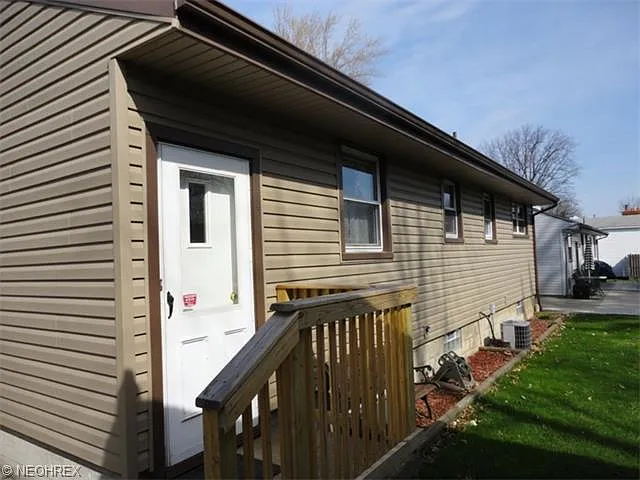 145 Aldrich Rd photo 1