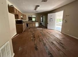 3rd image of 150 E 120th St