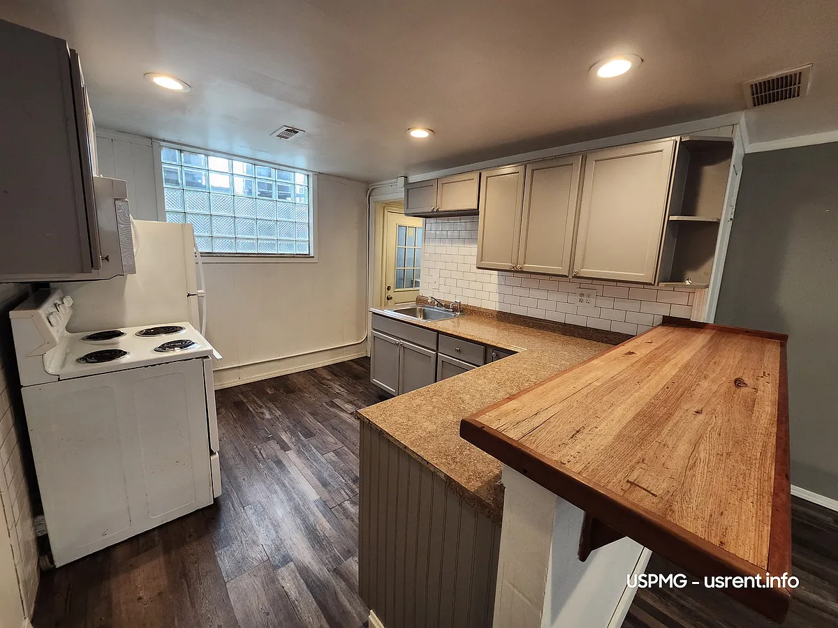 Building Photo - 207 Harrison Ave #B