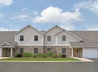 906 McKnight Cir, Rockford, IL 61107
