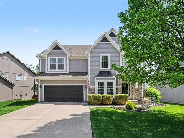 15613 S Brookfield St, Olathe, KS 66062