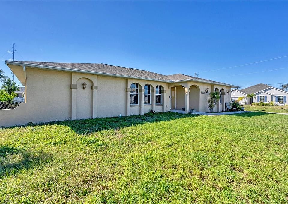 1st image of 2028 SW 31st Ter