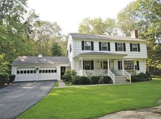 11 Laurel Rd, Pound Ridge, NY 10576