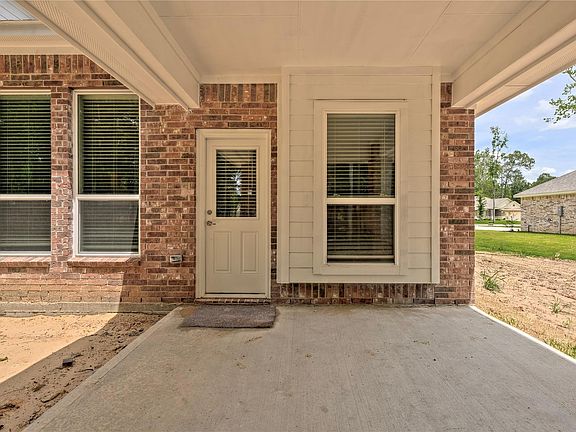 5th image of 170 Scarlet Dr