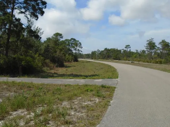 341 Daisy Dr, Eastpoint, FL 32328