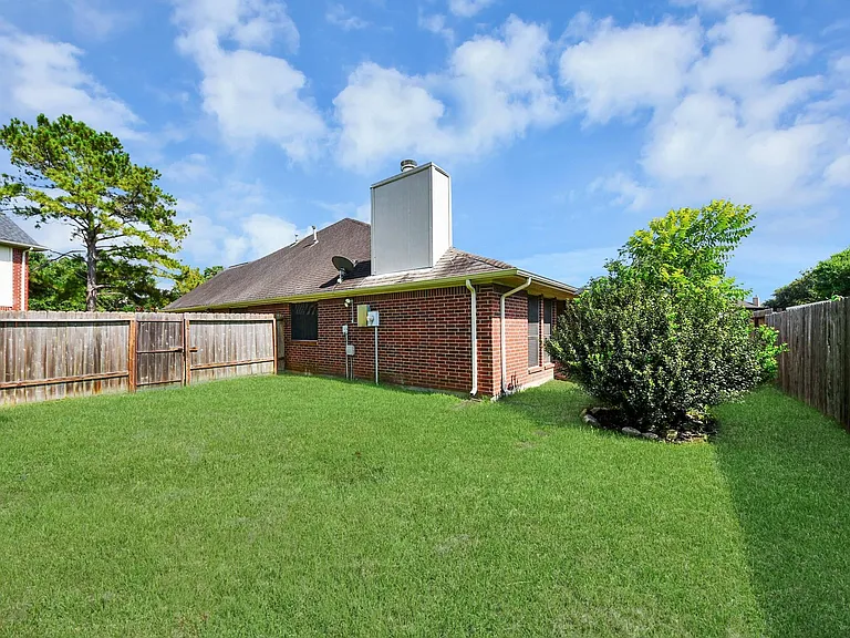 8322 Adler Lake Dr — Photo 41