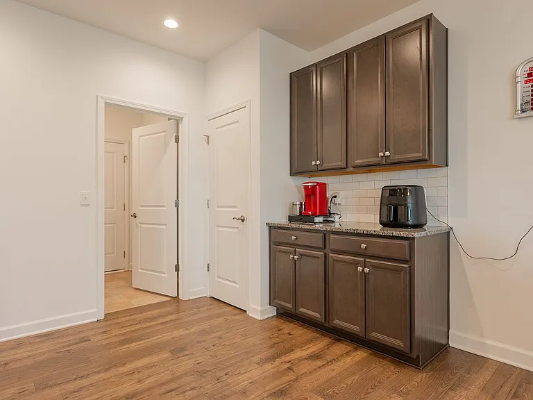 5006 Forsythia Pl — Photo 24