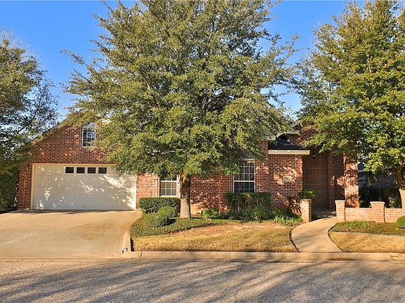 2nd image of 1802 Pemelton Dr