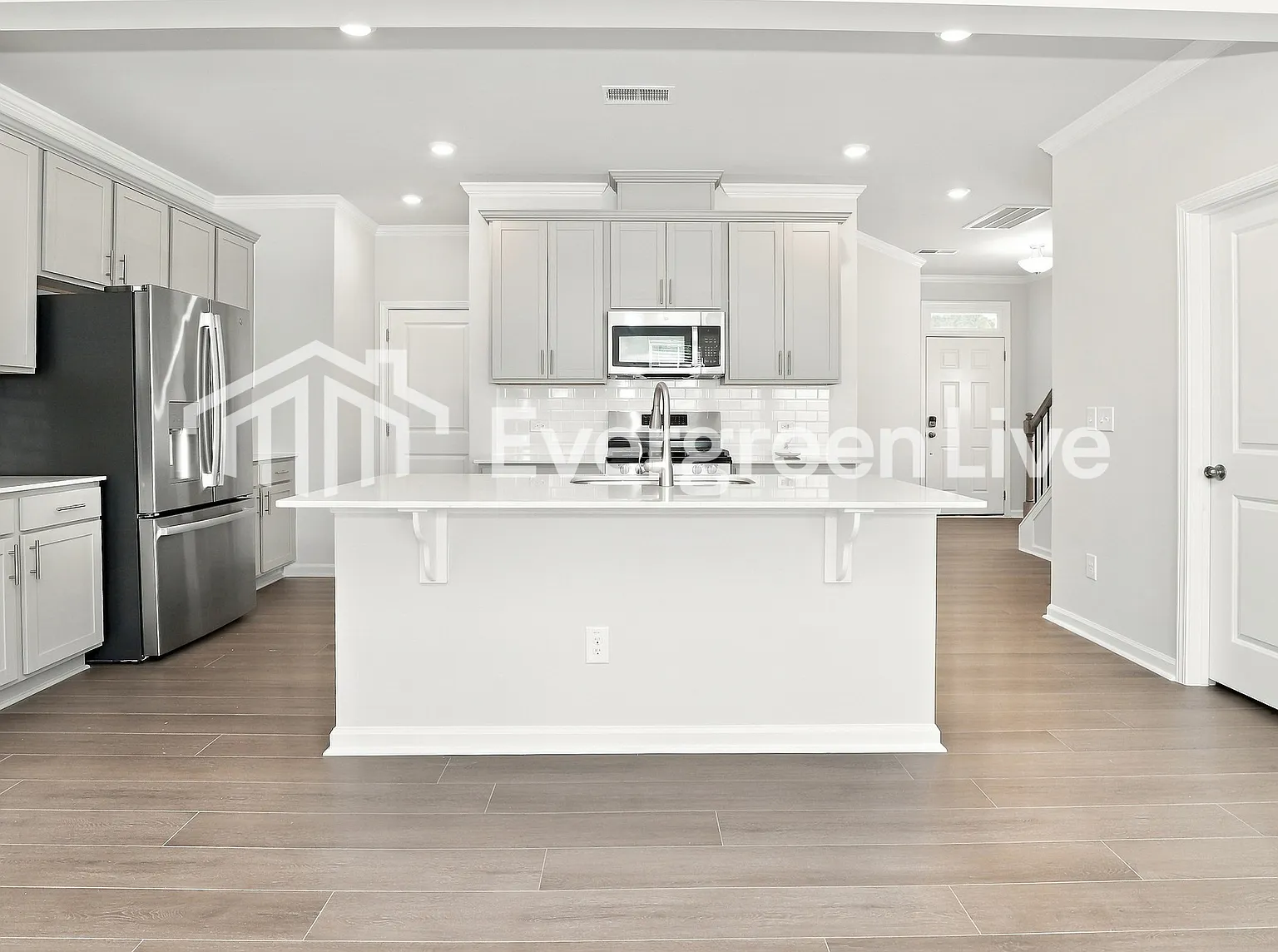 3 bed, 3.0 bath, 1924 sqft, $1,995 — Photo 4