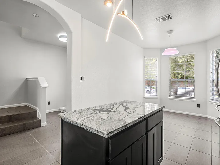 4405 Bandice Ln — Photo 9