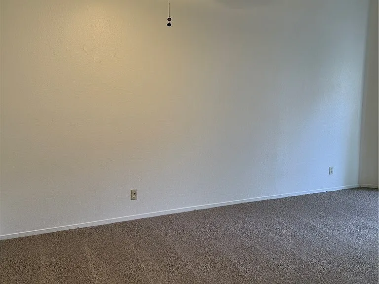 930 N Sloan Ln #203 — Photo 8