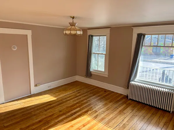 221 N Winooski Ave, Burlington, VT