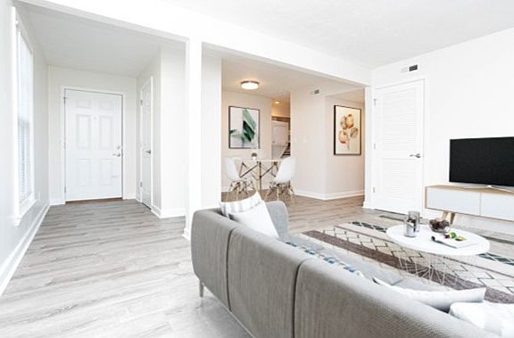 2nd image of 2400 Woodhill Dr #4B