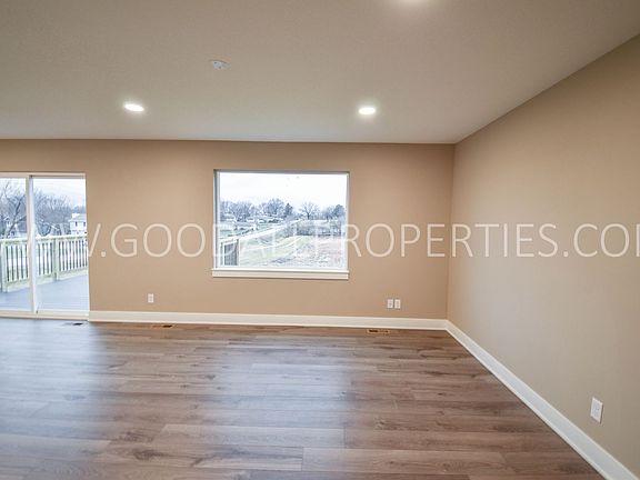 4th image of 1000 Warren St