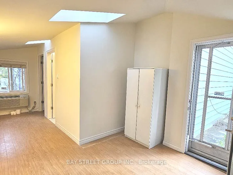 36 Grandview Ave #N — Photo 5