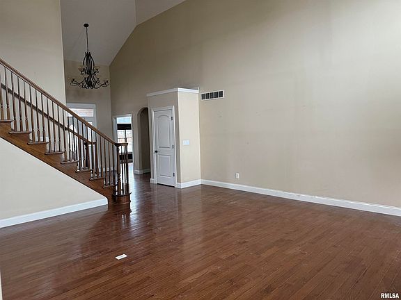 5th image of 1923 Lakewood Ct