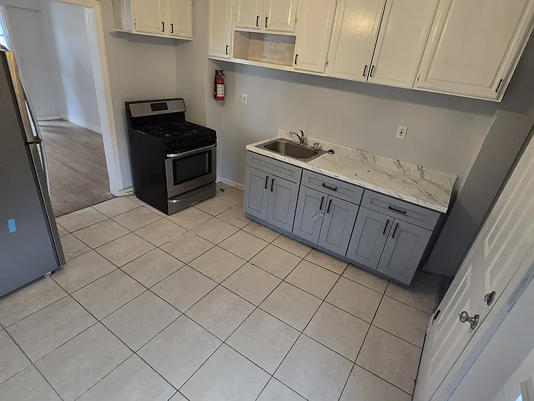 86 Wilson Pl #G1 — Photo 1