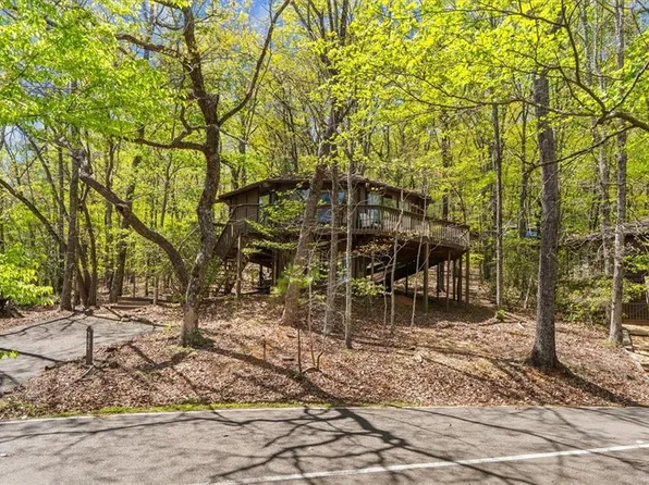 165 Treetopper Cir, Jasper, GA 30143