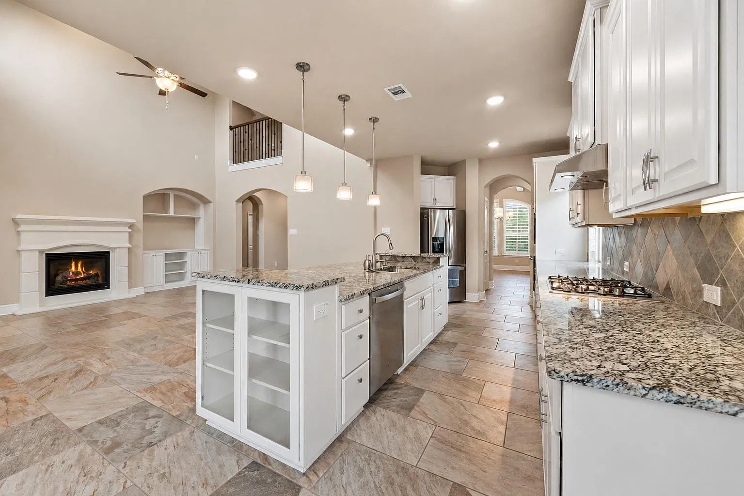 4 bed, 3.0 bath, 3421 sqft, $3,500 — Photo 4