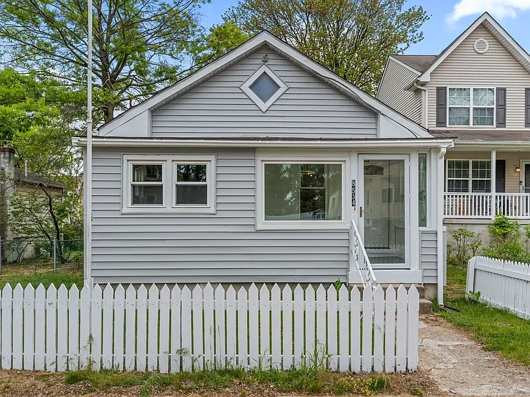 8534 Orchard Ave — Photo 21