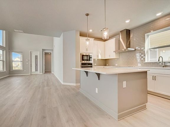 The Zeppelin - Kitchen