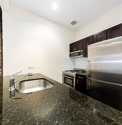 Rented by Icon Realty Management | media 21