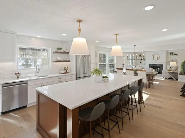 4205 W 42nd St, Edina, MN 55416