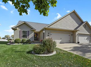 814 Sedgegrass Dr, Champaign, IL 61822