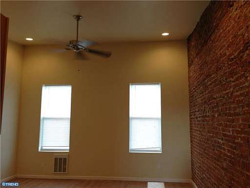 2nd image of 2977 Frankford Ave #3