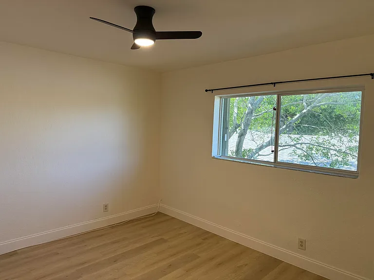 1423 Holly Heights Dr #13 — Photo 15